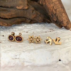 Small gold tone nautical post earrings